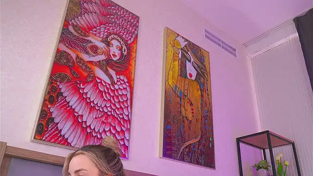 LiliBanger online show from April 13, 8:04 am