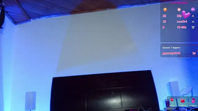 luccycollins  online show from March 10, 1:42 am