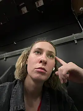 M1ssyk1ssy online show from June 24, 9:25 pm