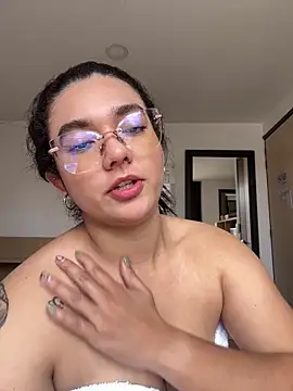camianddanna online show from March 28, 3:44 pm