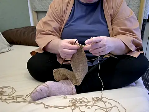 MarthaBriest online show from April 15, 5:19 am