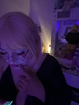 m0ondolly online show from June 20, 7:23 am