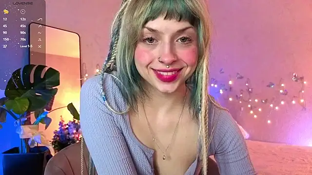 lavenderluxe online show from March 24, 6:24 pm