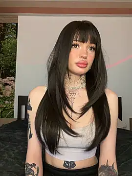 madelinexx online show from April 7, 9:33 am