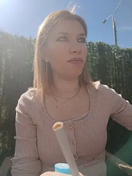 EvyLure online show from April 6, 12:17 pm