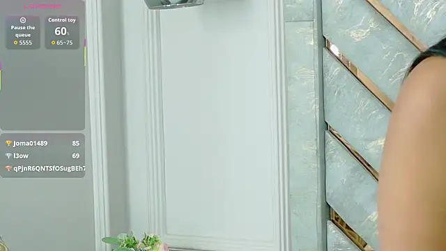 Kendall-Moll online show from April 2, 1:41 pm