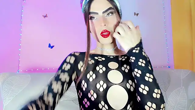 TatiGil online show from June 4, 8:24 pm