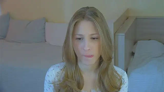 BritneyCruze online show from April 1, 10:38 am