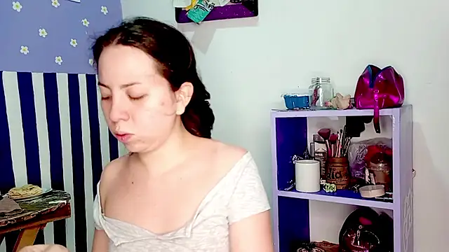 PetiteIvoryQueen19 online show from May 23, 5:39 am