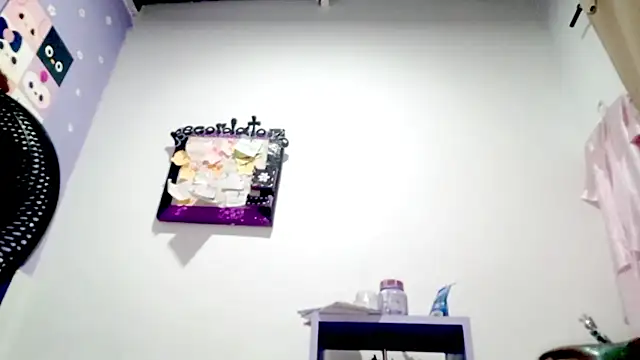 PetiteIvoryQueen19 online show from May 31, 6:41 am