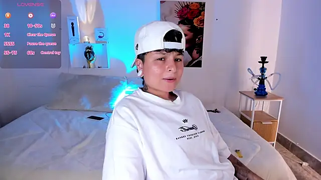 ZuryRamirez  online show from July 6, 11:40 pm