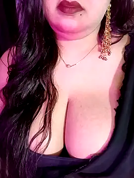 Suhanakhan00 online show from May 29, 7:12 pm