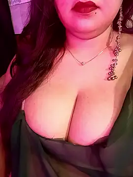 Suhanakhan00 online show from May 2, 7:28 pm