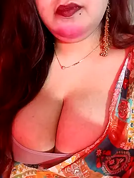 Suhanakhan00 online show from May 30, 7:21 pm