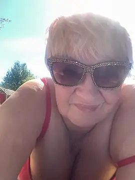Laura Millf online show from June 4, 7:24 am