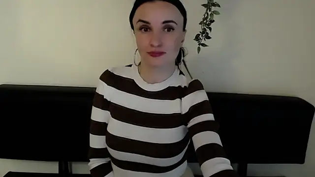 LaimaV  online show from April 12, 8:55 pm