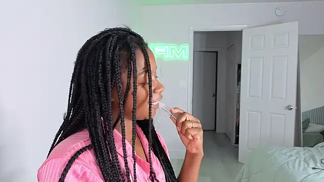 miamiworld online show from August 3, 4:05 am
