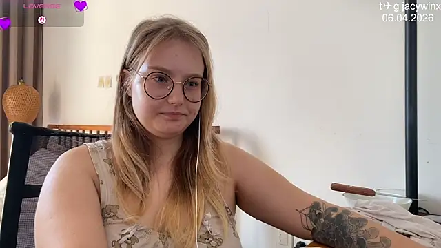 JacyWinslat online show from April 6, 9:43 am