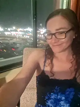 Cutebitchxh online show from May 31, 7:36 am