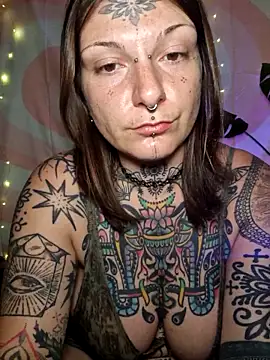 lizzardqueeen online show from March 11, 9:39 pm