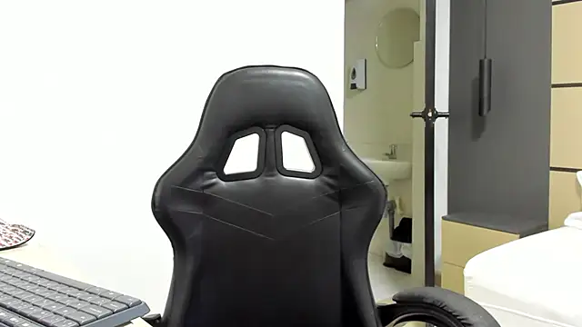 alma fenix online show from March 17, 1:04 pm