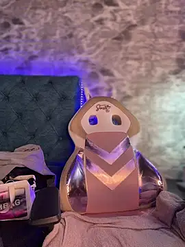 Melany Williams online show from March 4, 1:39 pm