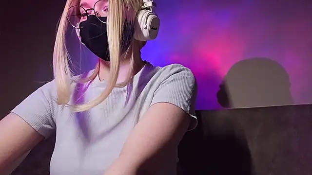 DanaWard online show from March 4, 10:38 pm