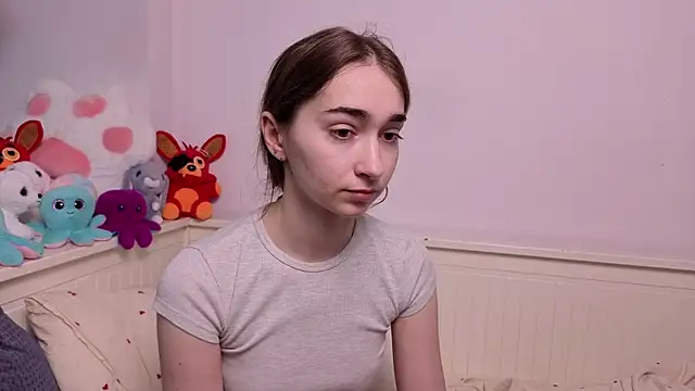 PollyBeev online show from July 10, 7:20 am