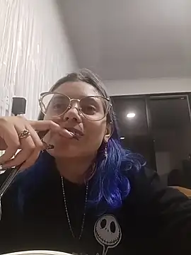 yukki kuran online show from November 6, 2:06 am