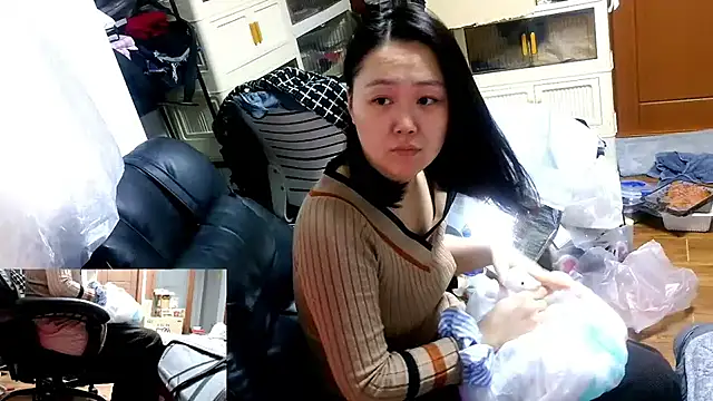 rami0428 online show from February 18, 1:10 pm