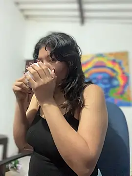 Carlacutte online show from April 17, 9:33 am