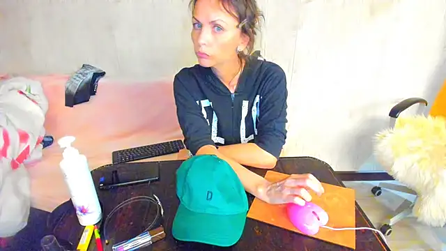 Elizabe th online show from August 2, 8:45 pm