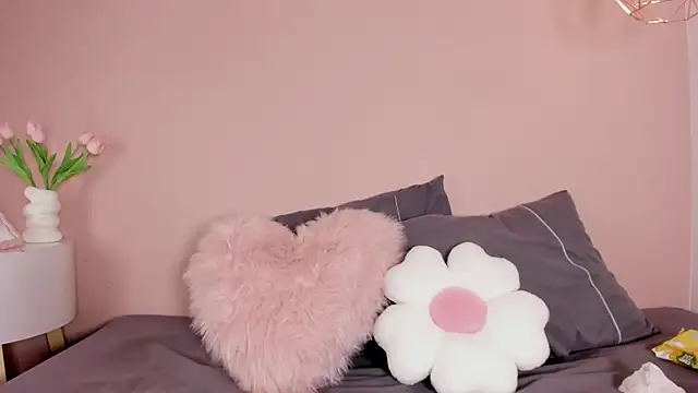 shysweets online show from March 18, 12:10 pm