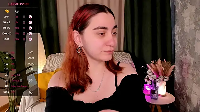 hannacheekss  online show from March 24, 2:06 am