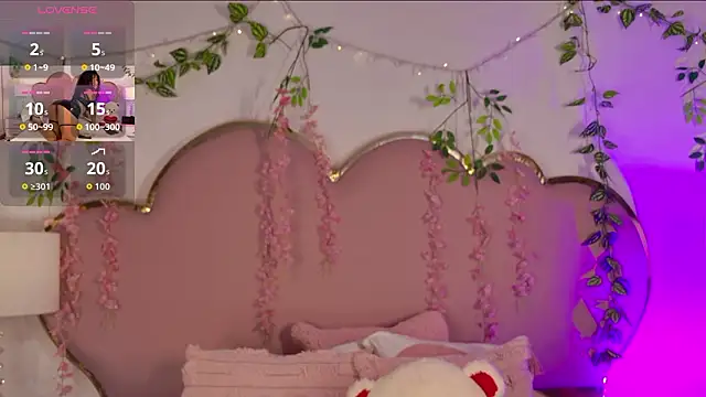 NahiaraReina online show from March 21, 1:38 pm