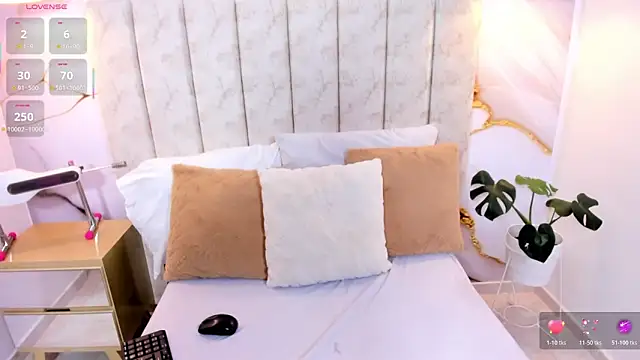 LauraSmith-01 online show from April 10, 9:43 pm