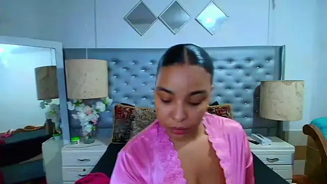 EileenBenzon online show from March 23, 1:12 am