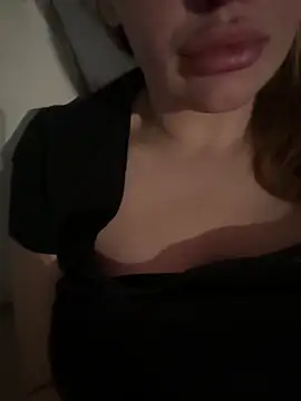 PassionFruit11 online show from April 27, 1:14 am