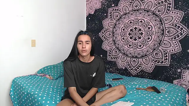 liissa 0 online show from April 17, 6:54 pm