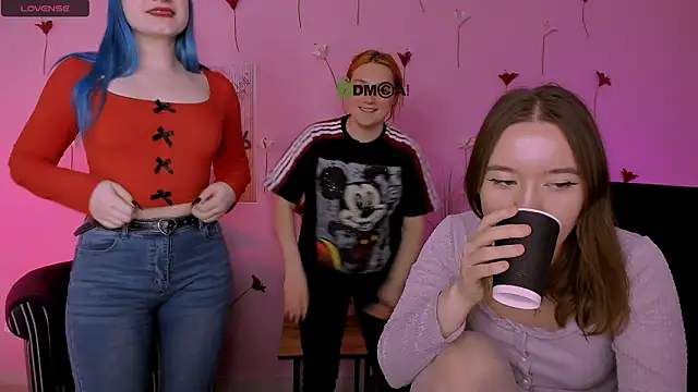 pure radiance1 online show from March 26, 9:55 am