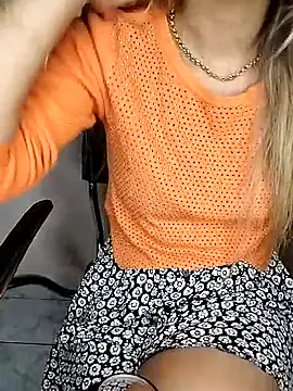 fofinhaa12 online show from April 4, 3:38 am