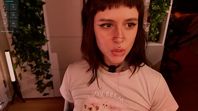 MichaellaMoon online show from April 15, 6:52 pm