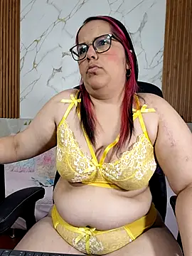 kiara scottt online show from June 24, 8:35 am