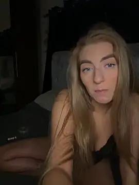 Summer Paige online show from October 19, 1:07 am