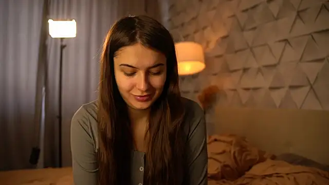 elisa moon online show from February 17, 10:03 am