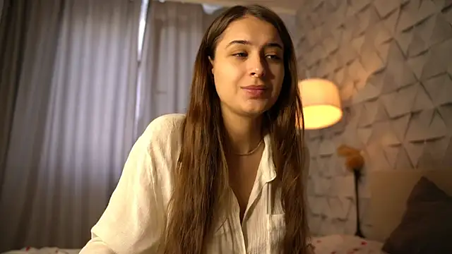 elisa moon online show from May 25, 10:47 am