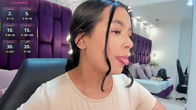 emma carterr1 online show from April 12, 4:10 pm