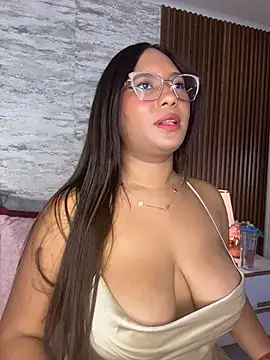 MadisonHunter2024 online show from March 11, 9:50 pm