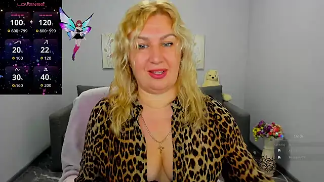 Lili Crossi online show from November 11, 6:42 am