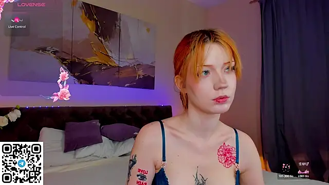 Linablueeyed online show from April 12, 9:23 am